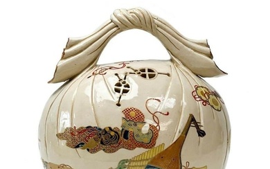 Japanese Meiji Period Hand Painted Porcelain Planter in the Form of a Cloth Bag