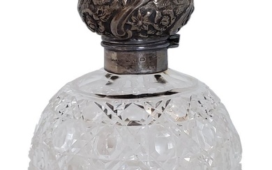 Kirstie Alley Estate Old English Sterling Silver Repousse Cut Crystal Perfume Bottle COA