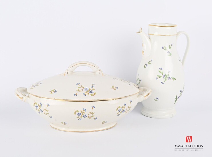 Lot en porcelaine blanche à décor dit "Aux... - Lot 15 - Vasari Auction