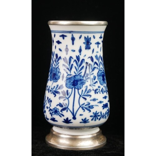 MEISSEN, A SMALL AND UNUSUAL EARLY 20TH CENTURY BLUE AND WHI...