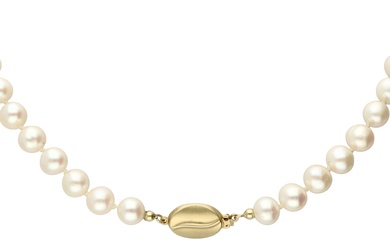 No Reserve - J. Köhle 14K yellow gold Akoya pearl necklace.
