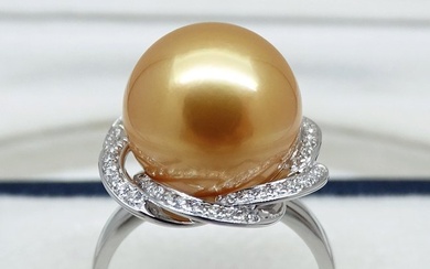 No Reserve Price - Golden South Sea Pearl, 24K Golden Saturation, Round, 12.98 mm - 18 kt. White gold - Ring - Diamonds 0.264 ct