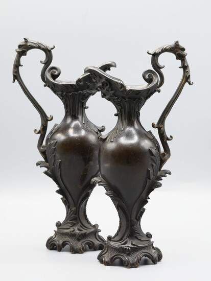 Paire de petits vases en bronze à patine... - Lot 215 - FW Auction