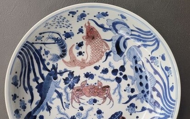 Plate - Blue and white - Porcelain - Fish, Crab, Shrimp - Rare Underglaze Red - China - Kangxi (1662-1722)