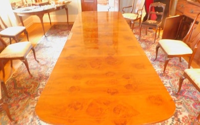 Queen Anne style banquet table
