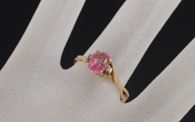 Ring in 14 kt. gold with pink glass stones and diamonds, 0.03 ct.