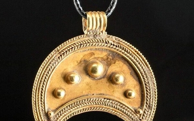 Ancient Roman Gold Pendant Crescent-Shaped