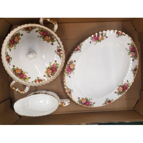 Royal Albert Old Country Roses Items to include 2 Oval Platt...