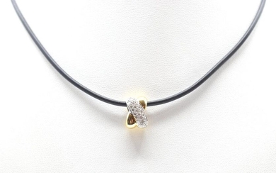 Rubber necklace with charm and clasp in 18 ct yellow and white gold set with 25 brilliants +/- 0.50 ct - 4.9 g raw (42 cm)