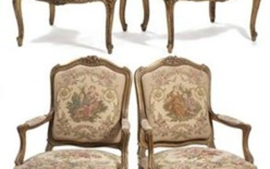 Salon de style Louis XV composé de quatre fauteuils et
