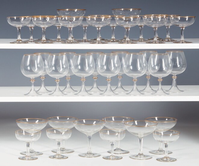 Servizio di bicchieri in cristallo e bordo... - Lot 515 - Pierre Bergé & Associés