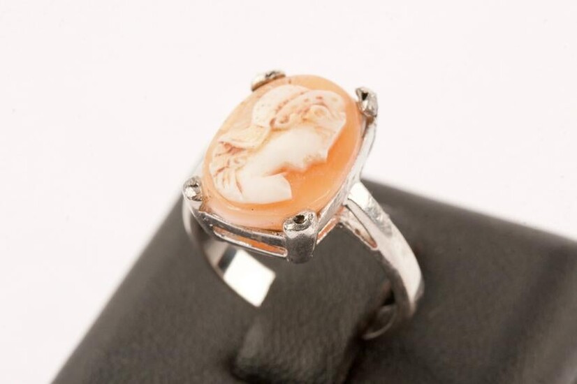 Sterling Silver Cameo Ring