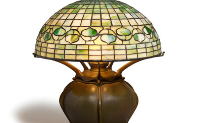TIFFANY STUDIOS (1899-1930) Acorn Table Lamp circa 1910 leaded glass,...