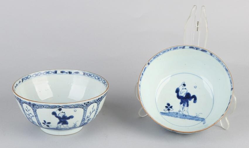 Two 18th century Chinese porcelain bowls with foolish