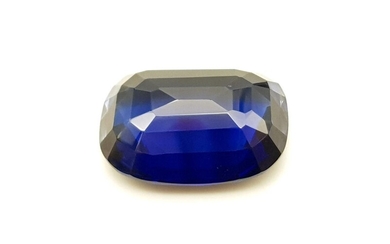 Un saphir bleu naturel très impressionnant, sans défaut, de 54,65 carats, taille coussin, provenant du...