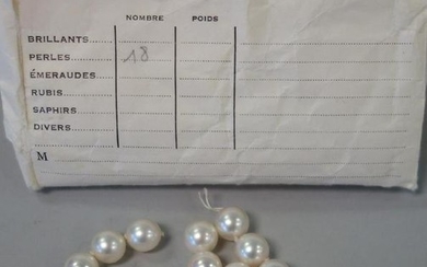 Van Cleef & Arpels, 18 Loose Pearls, 9mm