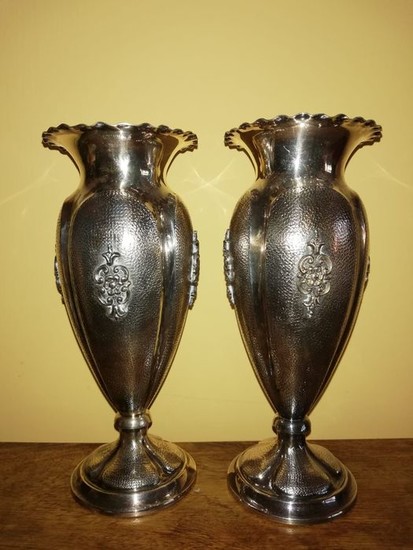 Vase (2) - .800 silver - PETRUZZI ANTONIO & BRANCA UGO- Italy - First half 20th century