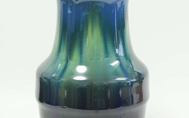 Vase (2) - Porcelain - Tokuda Yasokichi Ⅲ(1933-2009) - vase - Japan - Heisei period (1989-present)
