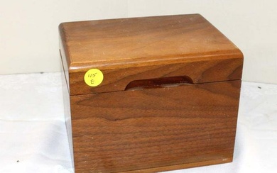 Walnut box with (20) 4 1/2" Thorens disks approx. 8" w x 6" d x 6" h