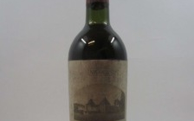 1 bouteille CHÂTEAU CARBONNIEUX 1966 CC Pessac Léognan (Base goulot, étiquette abimée, mise Nicolas) (Cave 4)