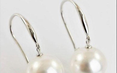 14 kt. White Gold - 10x11mm Round South Sea Pearls