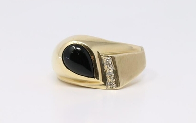 14Kt Yellow Gold Onyx Diamond Ring.
