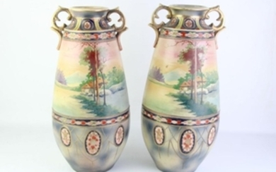 A pair of early 20th century Japanese export ware vases