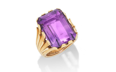 A gold and amethyst ring,, by Mario Buccellati, circa 1940