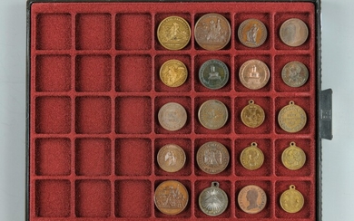 1870-1871, Commune de Paris. Lot de 20 jetons et médailles en bonze dont 1 jeton...
