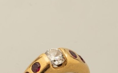 18k yellow gold ring surmounted by a beautiful...