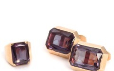 1918/1116 - Jens Rasmus Jensen: A pair of cufflinks and ring set with faceted synthetic sapphires, mounted in 14k gold. Cufflinks front 2.7 x 2.1 cm. Ring size 54. (3)