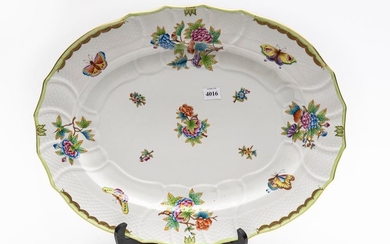 A HEREND QUEEN VICTORIA PATTERN LARGE PLATTER (46 X 37 CM)