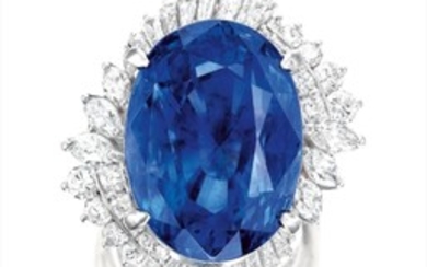 A Sapphire and Diamond Ring, 36.94 克拉「斯里蘭卡」天然藍寶石配鑽石戒指, 藍寶石未經加熱處理36.94 克拉「斯里蘭卡」天然藍寶石配鑽石戒指, 藍寶石未經加熱處理