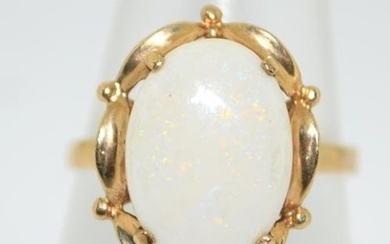 9ct gold ladies Large Opal single stone ring in an antique s...