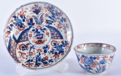 A 17TH/18TH CENTURY CHINESE BLUE AND WHITE IMARI PORCELAIN TEABOWL AND SAUCER Kangxi/Yongzheng. 10.5