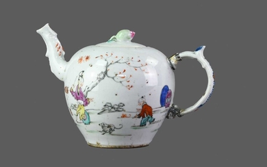 A 19TH CENTURY CHINESE FAMILLE ROSE TEAPOT AND COVER