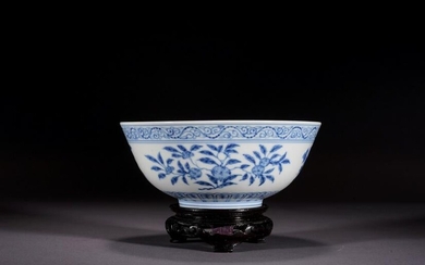 A CHINESE BLUE AND WHITE 'FLOWERS' BOWL