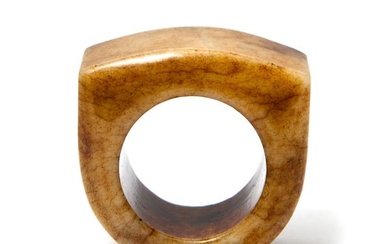A Chinese Hardstone Thumb Ring Width 1 1/4 "