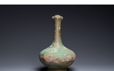 A Chinese bronze garlic-mouth vase, Han L.: 23 cm - H.: 38 c...
