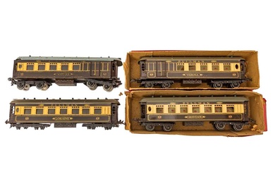 A GROUP OF HORNBY O GAUGE NO 2 PULLMAN COACHES