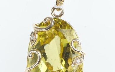 A LEMON QUARTZ AND DIAMOND FOLIATE PENDANT IN 9CT GOLD, THE OVAL CUT LEMON QUARTZ WEIGHING 31CTS, LENGTH 35MM