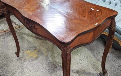 A LOUIS STYLE KING WOOD CENTRE TABLE