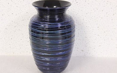 A Modern Style Art Glass Vase