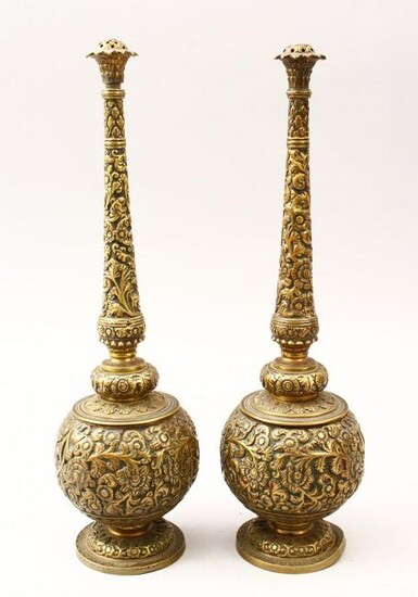 A PAIR OF INDIAN / ISLAMIC GILT BRONZE ROSE WATER