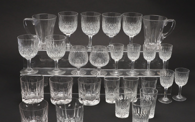 A QUANTITY OF CUT GLASS AND CRYSTAL DRINKING GLASSES.