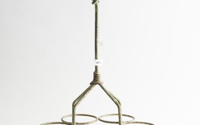 A VINTAGE WROUGHT IRON BOTTLE STAND, 61 CM HIGH, LEONARD JOEL LOCAL DELIVERY SIZE: SMALL