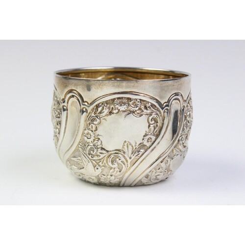 A Victorian silver sugar bowl by Goldsmiths & Silversmiths C...