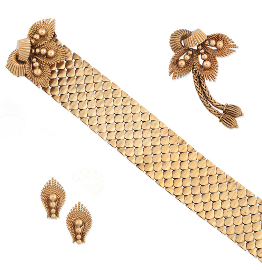 A bracelet, brooch and earclip suite,, by Kutchinsky, 1957 - 1959