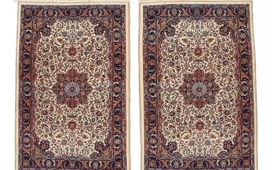 A pair of signed Mashad rugs in classical Amogli style, Persia. Medallion design on an ivory field. Late 20th century. 190 x 127 cm.(2) – Bruun Rasmussen Auctioneers of Fine Art