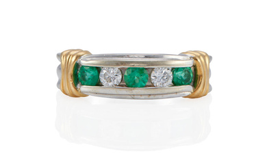 AN 18K BI-COLOR GOLD, DIAMOND AND EMERALD RING